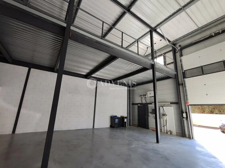 Local d'activités dans Lunel à vendre - Photo intérieure – Image 2 sur 7