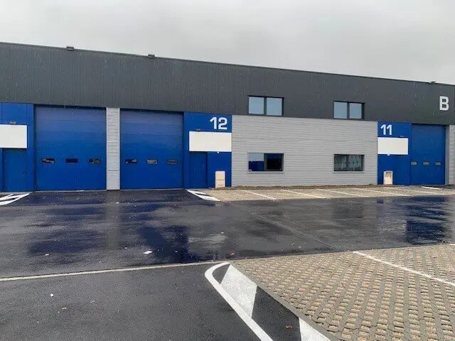 Local d’activités dans Chalon-sur-Saône à louer - Photo de l’immeuble – Image 2 sur 7