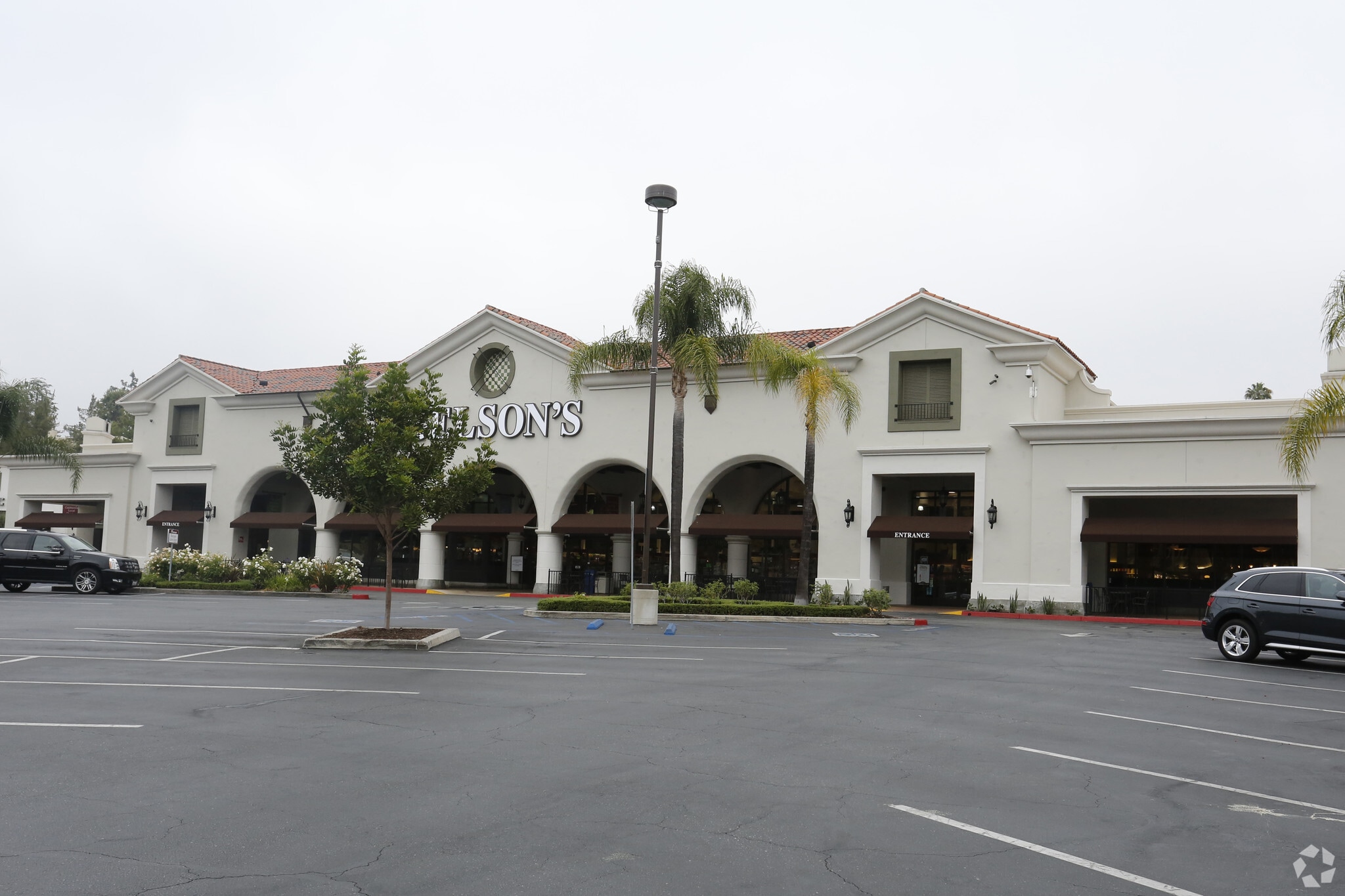 22277 Mulholland Dr, Calabasas, CA à louer Photo principale– Image 1 sur 9