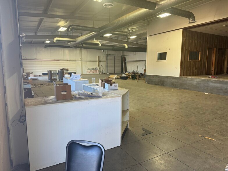 100 East Main St, Hallsville, TX à louer - Photo de l’immeuble – Image 2 sur 11