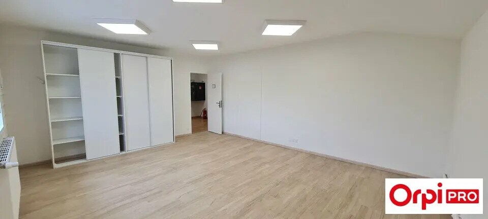 Bureau dans Trémuson à louer - Photo intérieure – Image 2 sur 5