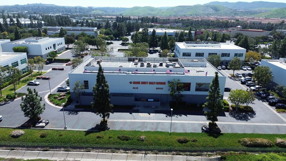 8677 Research Dr, Irvine, CA à vendre - Photo de l’immeuble – Image 1 sur 12