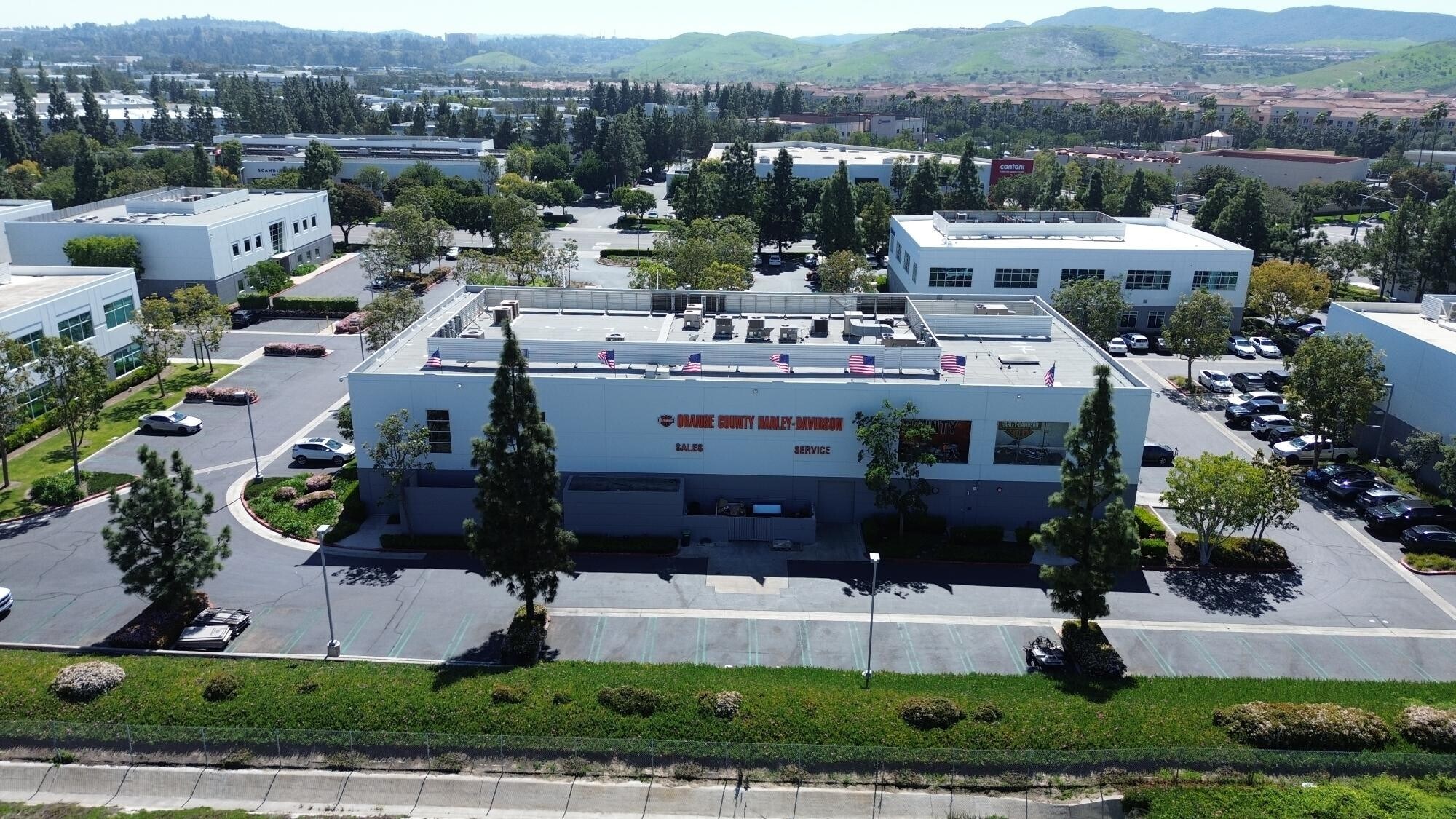 8677 Research Dr, Irvine, CA à vendre Photo principale– Image 1 sur 10
