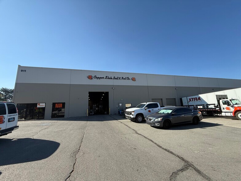 911 Linda Way, Sparks, NV à louer - Photo de l’immeuble – Image 2 sur 7