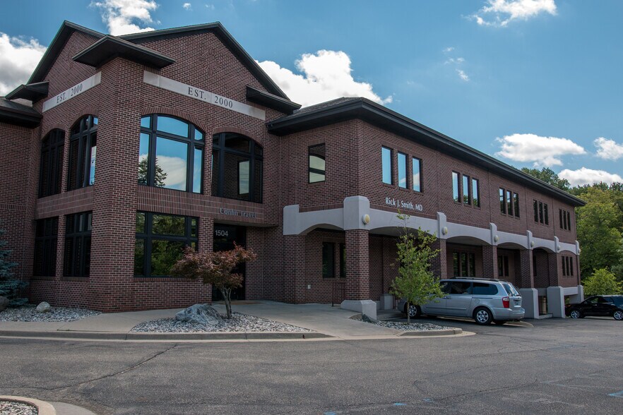 1504 E Grand River Ave, East Lansing, MI à louer - Photo de l’immeuble – Image 2 sur 7