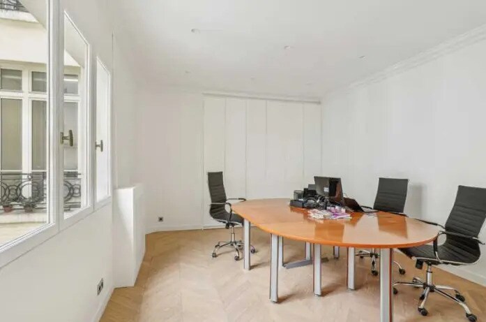 Bureau dans Paris à louer - Photo de l’immeuble – Image 2 sur 5