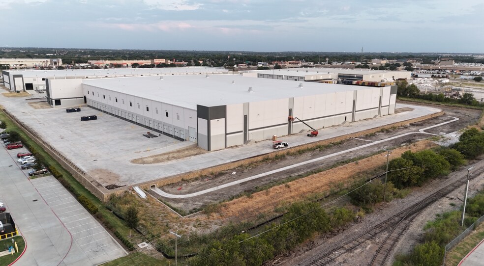 7901 South Fwy, Fort Worth, TX à louer - Photo de l’immeuble – Image 3 sur 5