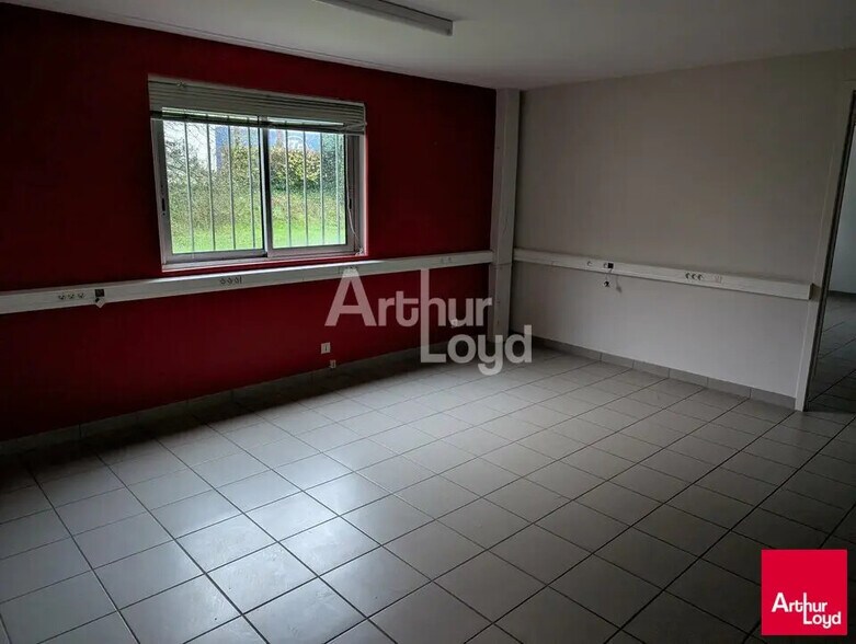 Local d'activités dans Chantepie à vendre - Photo de l’immeuble – Image 3 sur 6