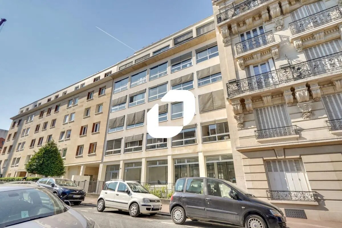 Bureau dans Issy-les-Moulineaux à louer Photo de l’immeuble– Image 1 sur 7
