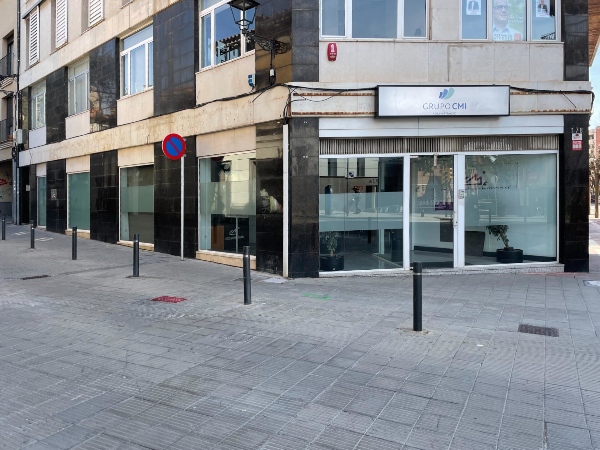 Local commercial dans Olesa de Montserrat, Barcelona à louer Plan d’étage– Image 1 sur 5
