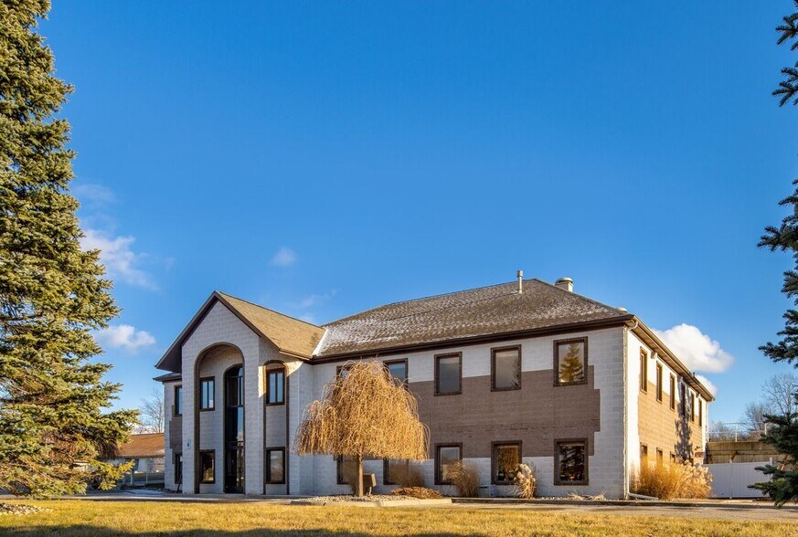 4205 Charlar Dr, Holt, MI à vendre - Photo de l’immeuble – Image 3 sur 24