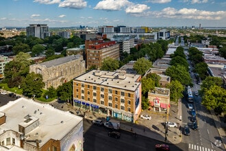 5360 Rue Sherbrooke O, Montréal, QC - VUE AÉRIENNE  vue de carte - Image1