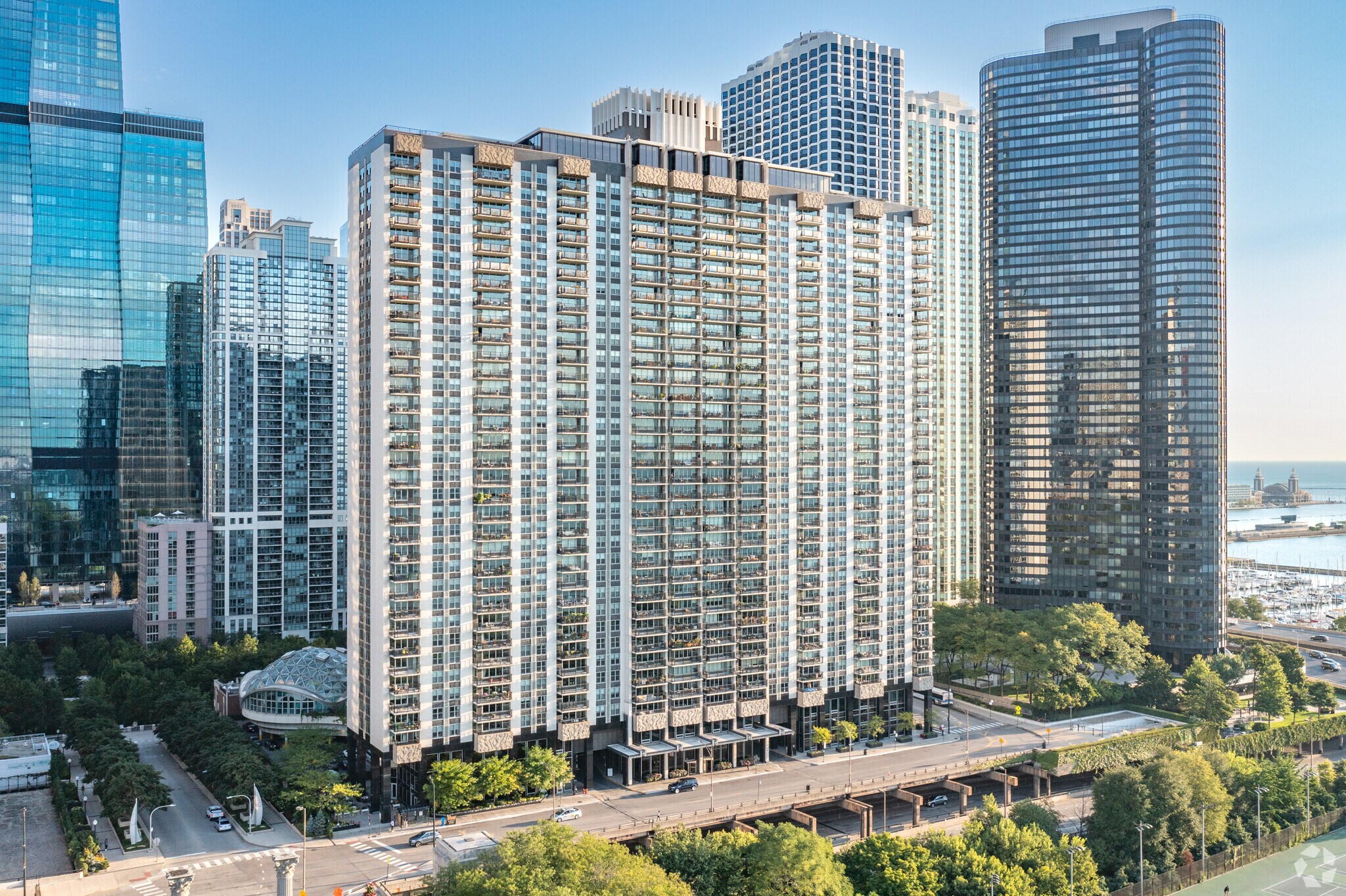 400 E Randolph St, Chicago, IL à vendre Photo de l’immeuble– Image 1 sur 77