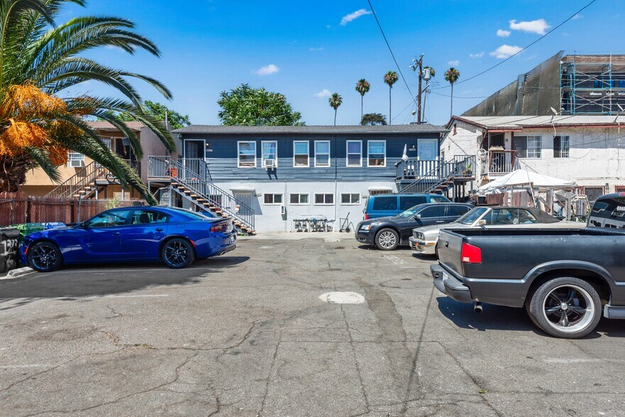 1325 E Adams Blvd, Los Angeles, CA à vendre - Photo de l’immeuble – Image 3 sur 24