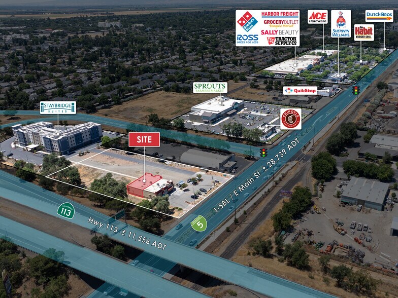 1490 E Main St, Woodland, CA à louer - Photo de l’immeuble – Image 3 sur 15