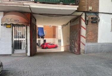 Calle de Concepción de la Oliva, Madrid, Madrid à vendre - Photo de l’immeuble – Image 2 sur 3