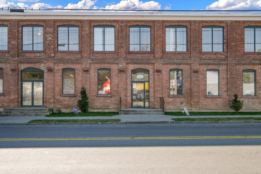 637-641 Broadway, Newburgh, NY à louer - Photo de l’immeuble – Image 1 sur 5