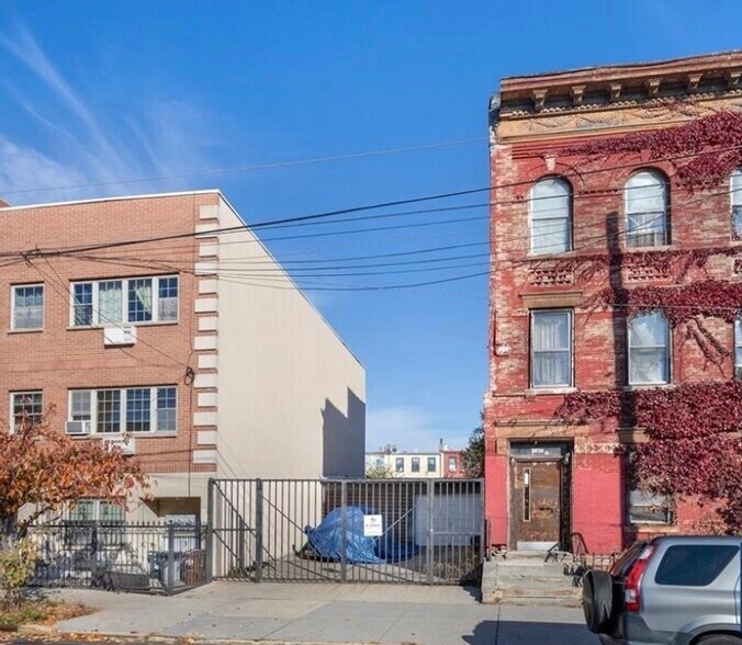 1475 Saint Marks Ave, Brooklyn, NY à vendre - Photo de l’immeuble – Image 3 sur 4