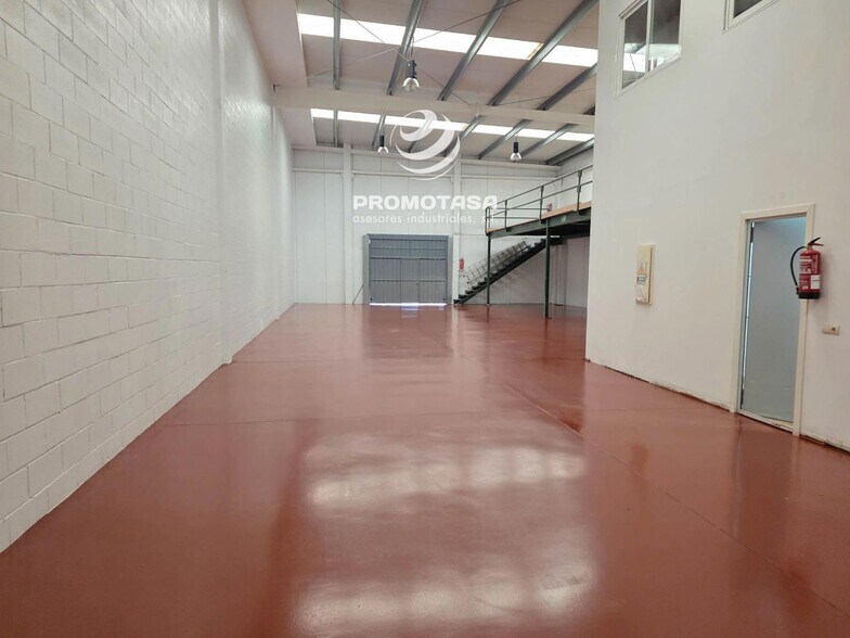 Industriel/Logistique dans Rivas-Vaciamadrid, Madrid à louer - Photo de l’immeuble – Image 3 sur 8