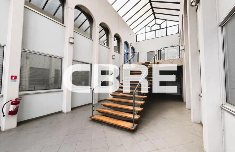 Bureau dans Valbonne à vendre - Hall d’entrée – Image 1 sur 12