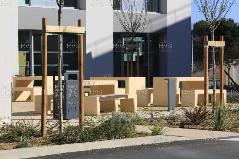 Bureau dans Gardanne à vendre - Photo de l’immeuble – Image 3 sur 16