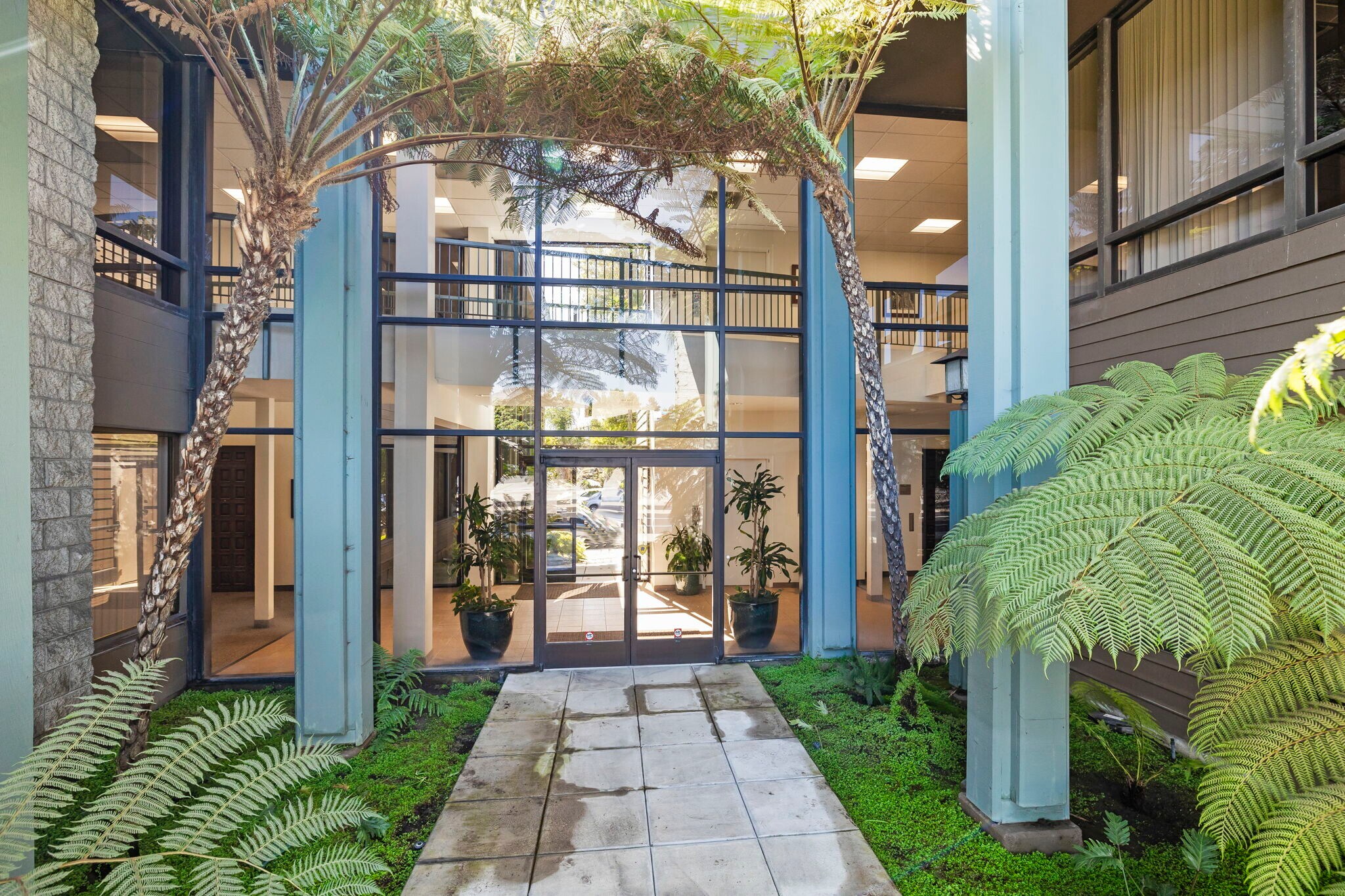 2580-2590 E Main St, Ventura, CA à louer Photo principale– Image 1 sur 8