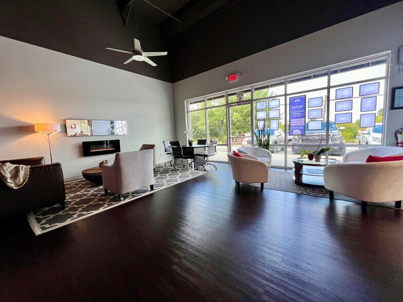 955 E Main St, Lexington, SC à louer - Photo intérieure – Image 2 sur 13