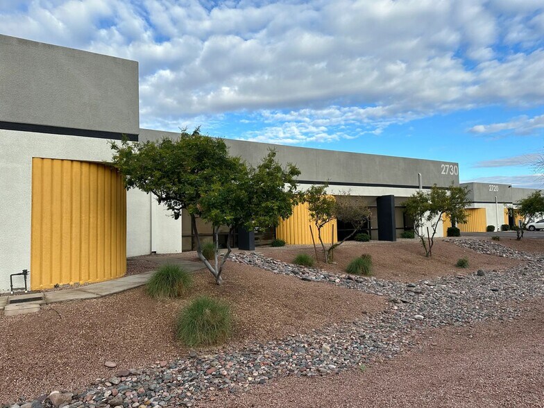 2750 S Hardy Dr, Tempe, AZ à louer - Photo de l’immeuble – Image 2 sur 7