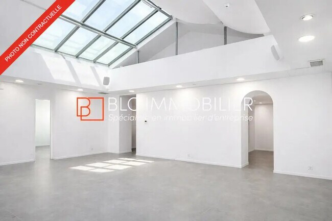 Plus de détails pour Local commercial à louer