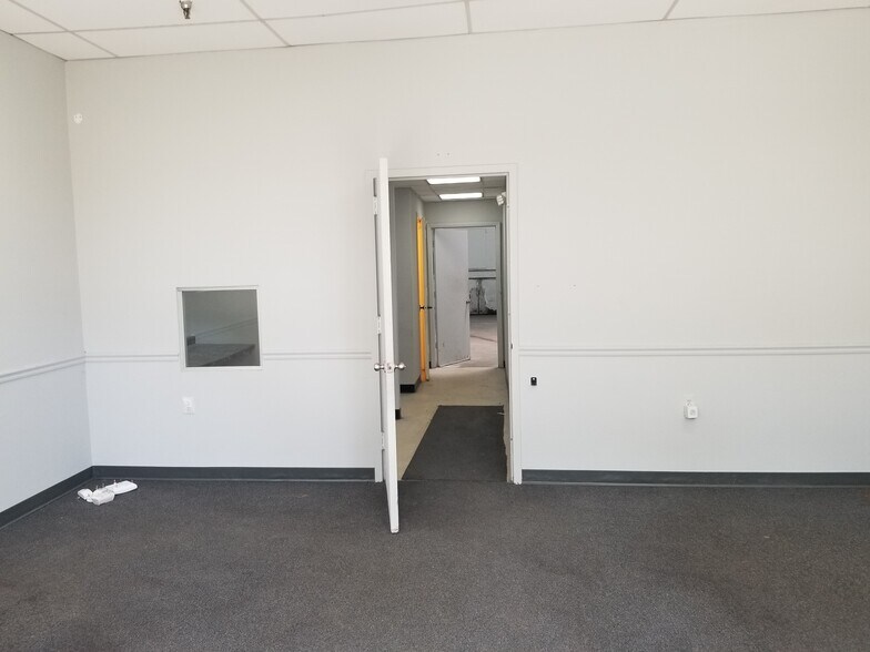 2950-2972 Kaverton Rd, Forestville, MD à louer - Photo de l’immeuble – Image 3 sur 16