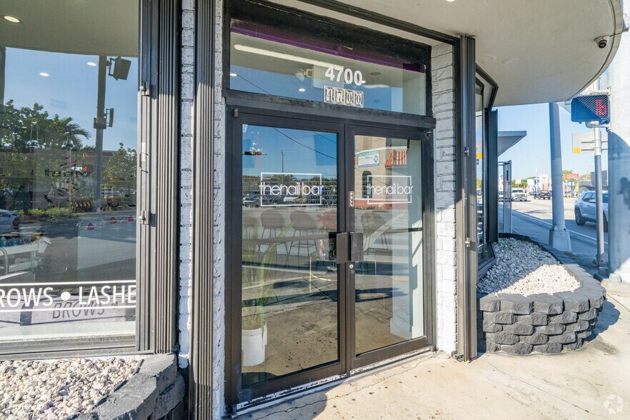 4700-4708 W Flagler St, Miami, FL à vendre - Photo de l’immeuble – Image 2 sur 15