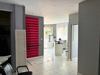 Plus de détails pour Local commercial à louer