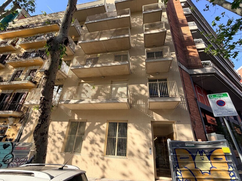 Immeuble residentiel dans Barcelone, Barcelona à vendre - Photo de l’immeuble – Image 1 sur 4