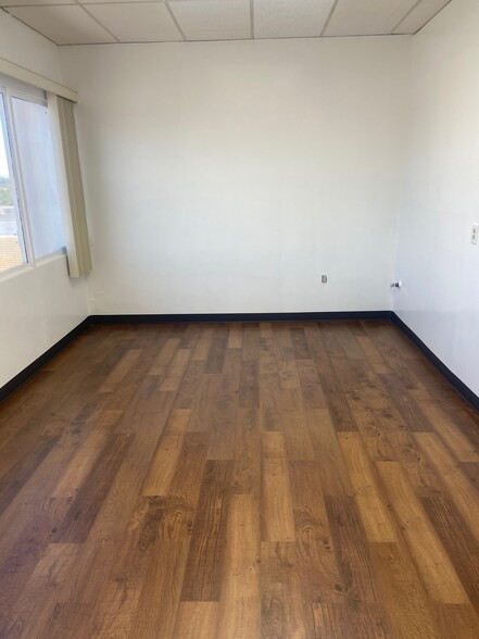 8221 3rd St, Downey, CA à louer - Photo de l’immeuble – Image 2 sur 9