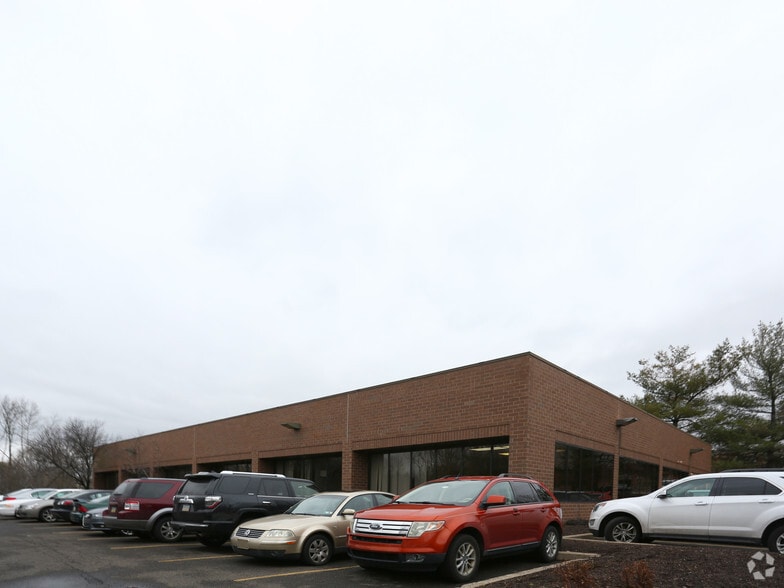 3930 Commerce Ave, Willow Grove, PA à louer - Photo de l’immeuble – Image 1 sur 4