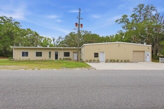 623 Pleasant St, Lake Helen, FL à louer Photo de l’immeuble– Image 1 sur 64