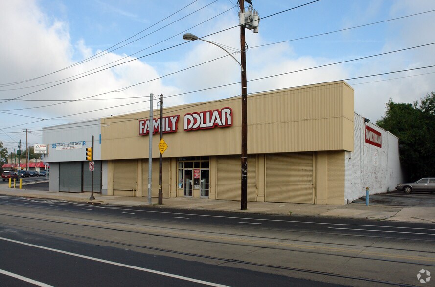 4725 W Girard Ave, Philadelphia, PA à louer - Photo de l’immeuble – Image 1 sur 3