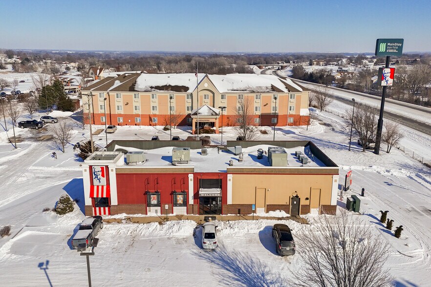 2613 Candlewood Dr, Emporia, KS à louer - Photo de l’immeuble – Image 3 sur 16