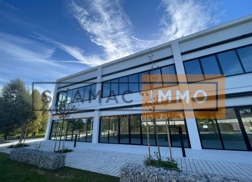 Local commercial dans Collégien à louer - Photo de l’immeuble – Image 3 sur 9