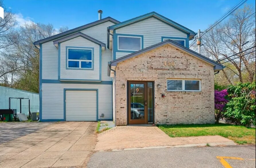 450 Old Baptist Rd, North Kingstown, RI à vendre - Photo de l’immeuble – Image 1 sur 11