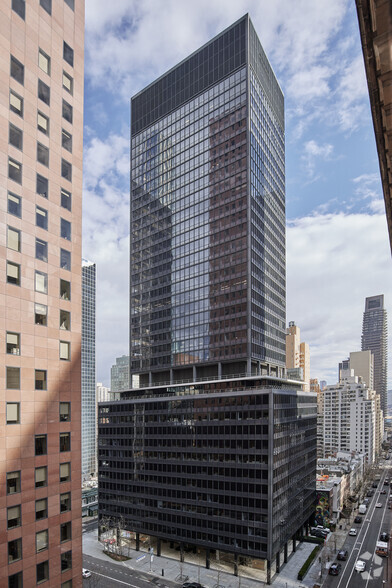 777 Third Ave, New York, NY à louer - Photo de l’immeuble – Image 1 sur 1
