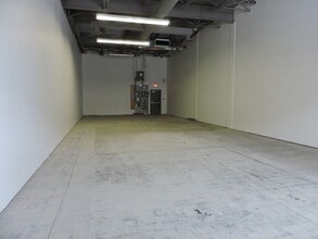 3 Clearview Market Way, Red Deer, AB à louer Photo de l’immeuble– Image 2 sur 2