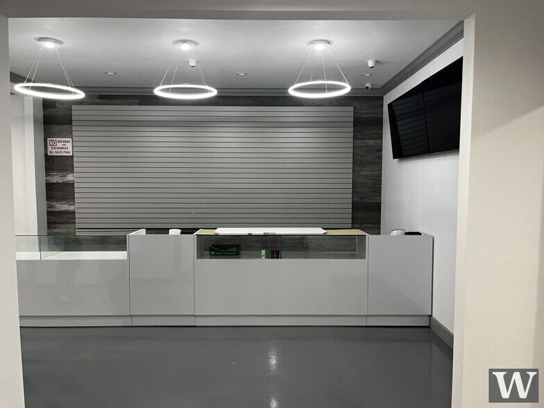 8707 Venice Blvd, Los Angeles, CA à louer - Photo de l’immeuble – Image 3 sur 8