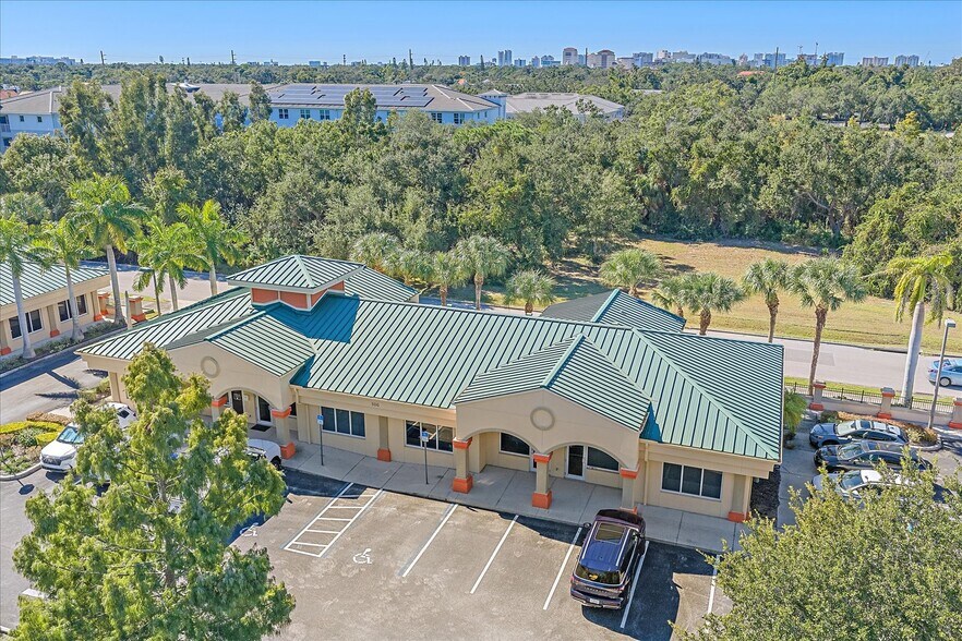 306 N Rhodes Ave, Sarasota, FL à vendre - Photo de l’immeuble – Image 1 sur 15