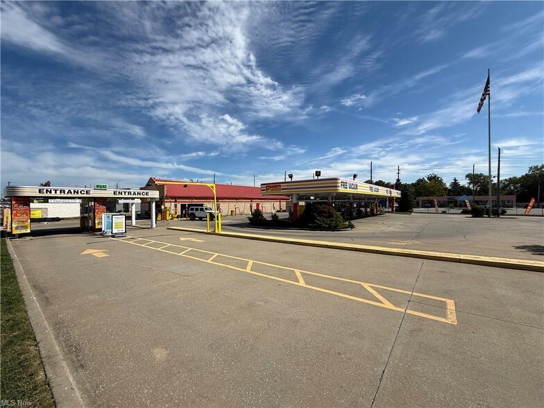 4680 Northfield Rd, Garfield Heights, OH à vendre - Photo de l’immeuble – Image 2 sur 9