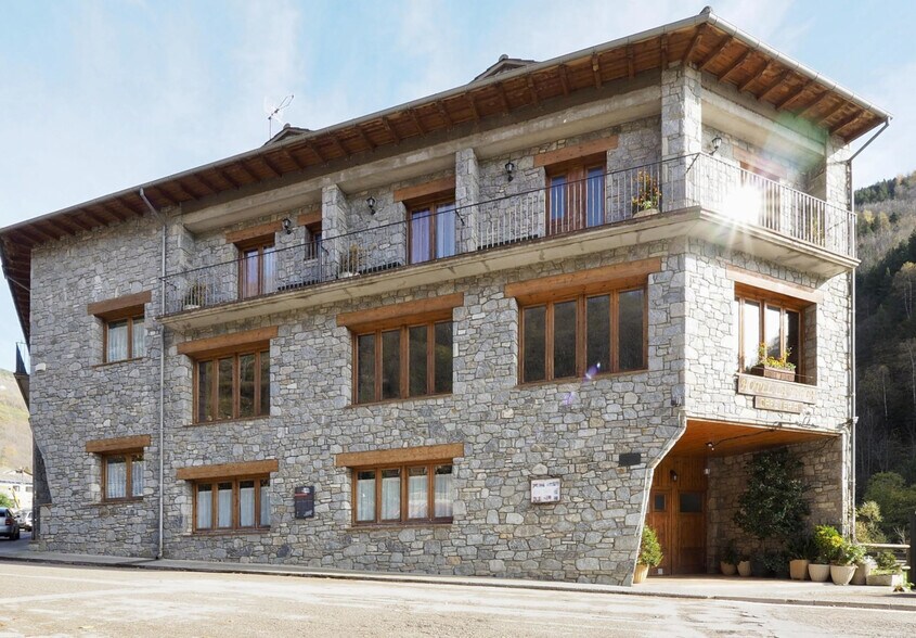 Services hôteliers dans Setcases, Gerona à vendre - Photo de l’immeuble – Image 1 sur 28