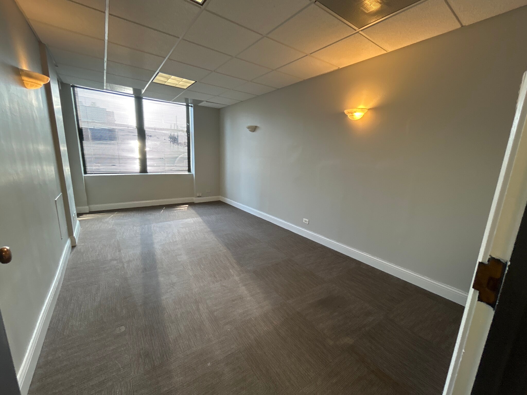 1215 Washington Ave, Wilmette, IL à louer Photo de l’immeuble– Image 1 sur 3