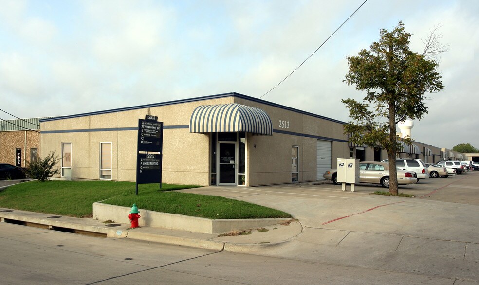 2513 Weaver St, Haltom City, TX à louer - Photo de l’immeuble – Image 3 sur 6