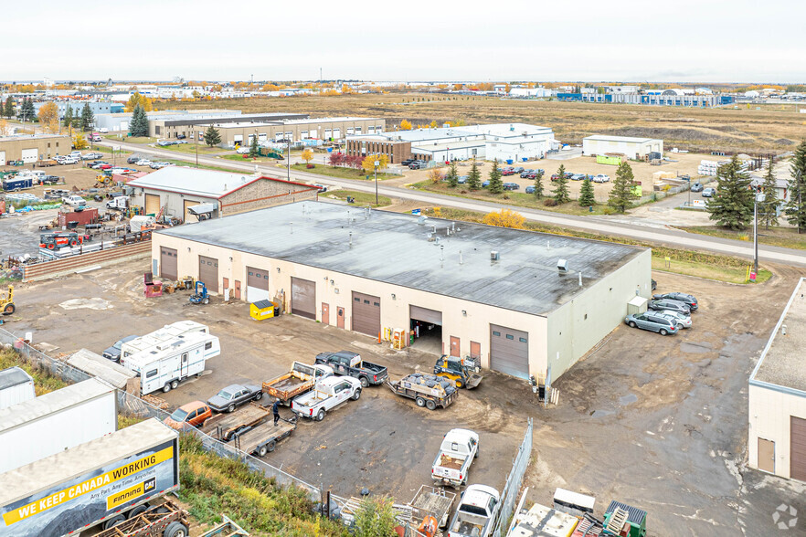 20133 107th Ave NW, Edmonton, AB à louer - Photo de l’immeuble – Image 2 sur 5
