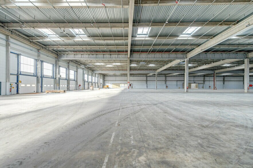 Industriel/Logistique dans Allonne à louer - Photo intérieure – Image 3 sur 8